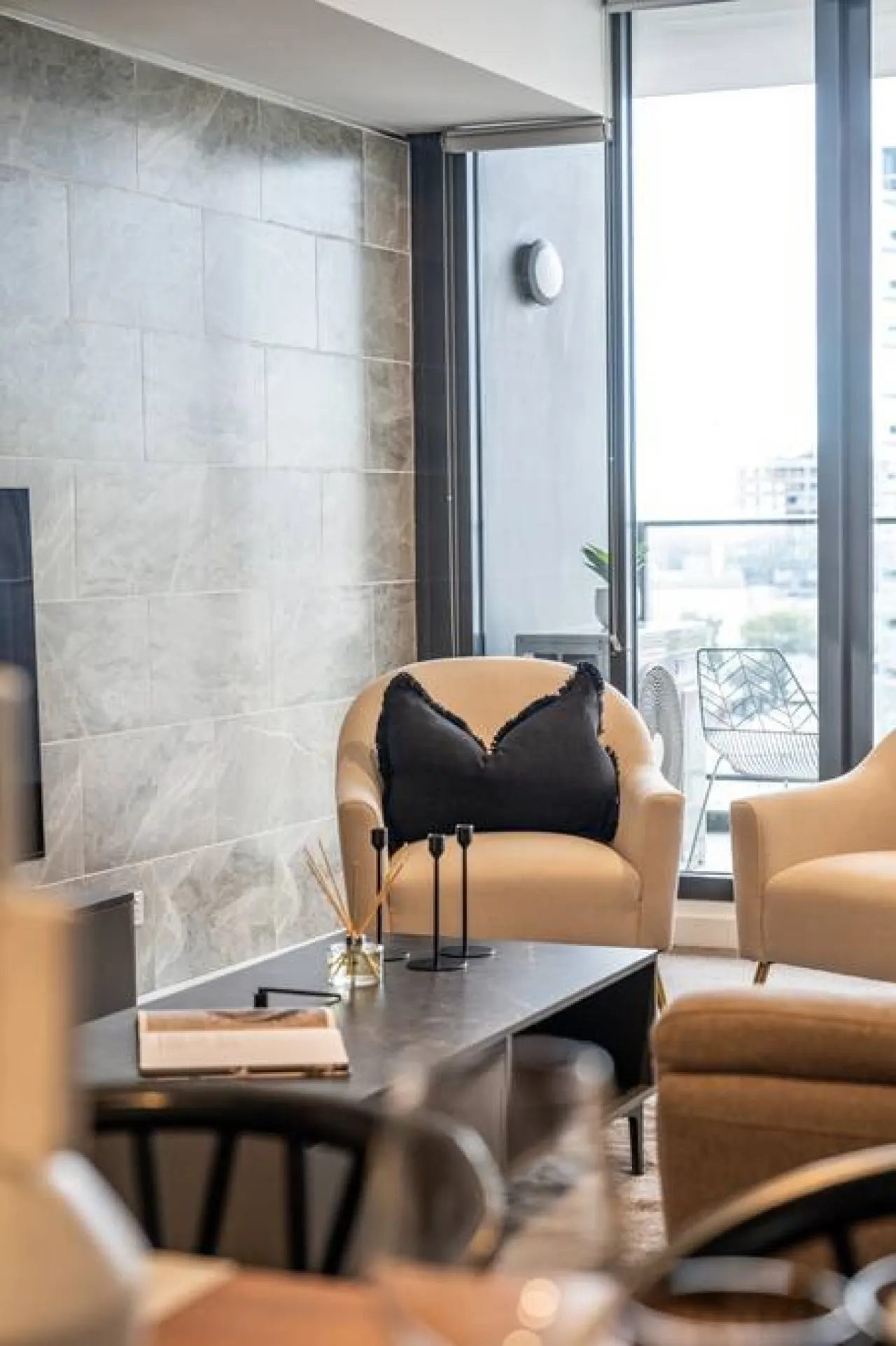 Sky High on Grote: An Elevated Inner-City Stay 8