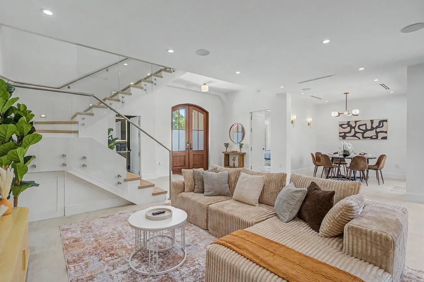 Luxury 4BR Oasis w/ Pool Minutes to Downtown 4