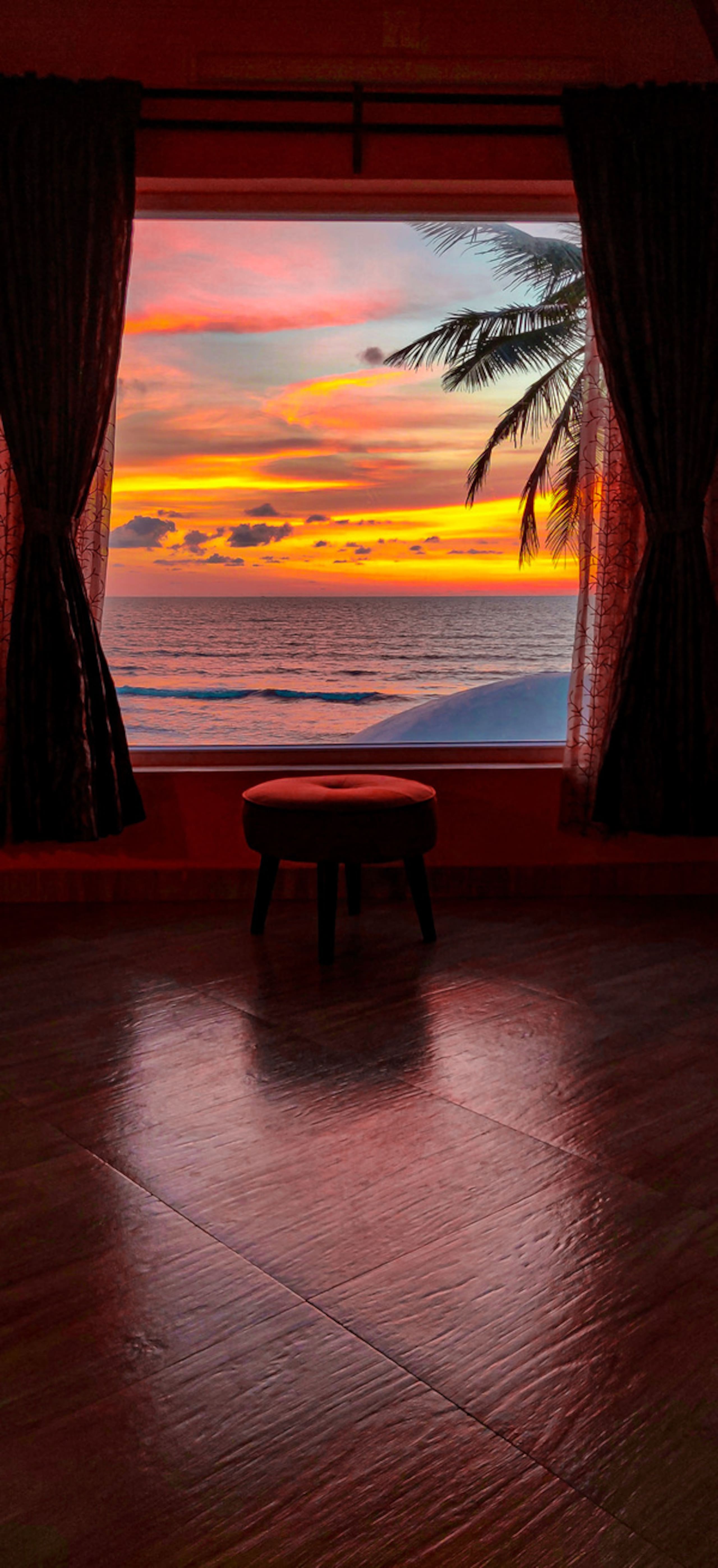 Beach Stay with Pool: White Noise Beach House 9