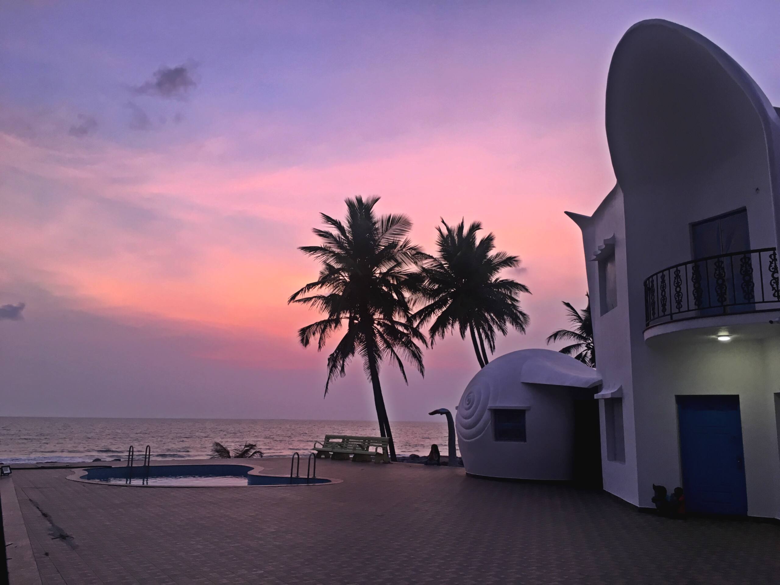 Beach Stay with Pool: White Noise Beach House 15