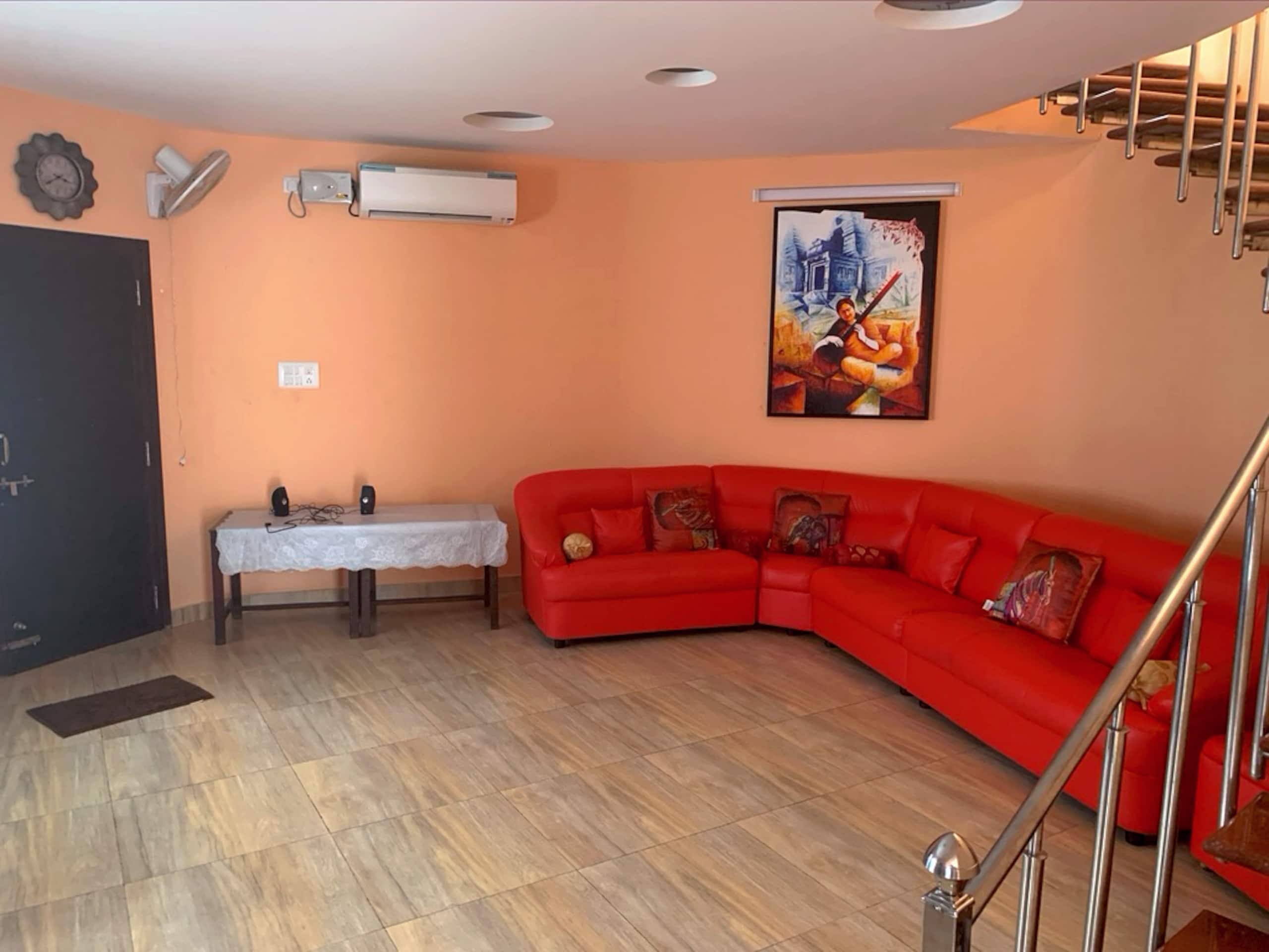 Beach Stay with Pool: White Noise Beach House 8