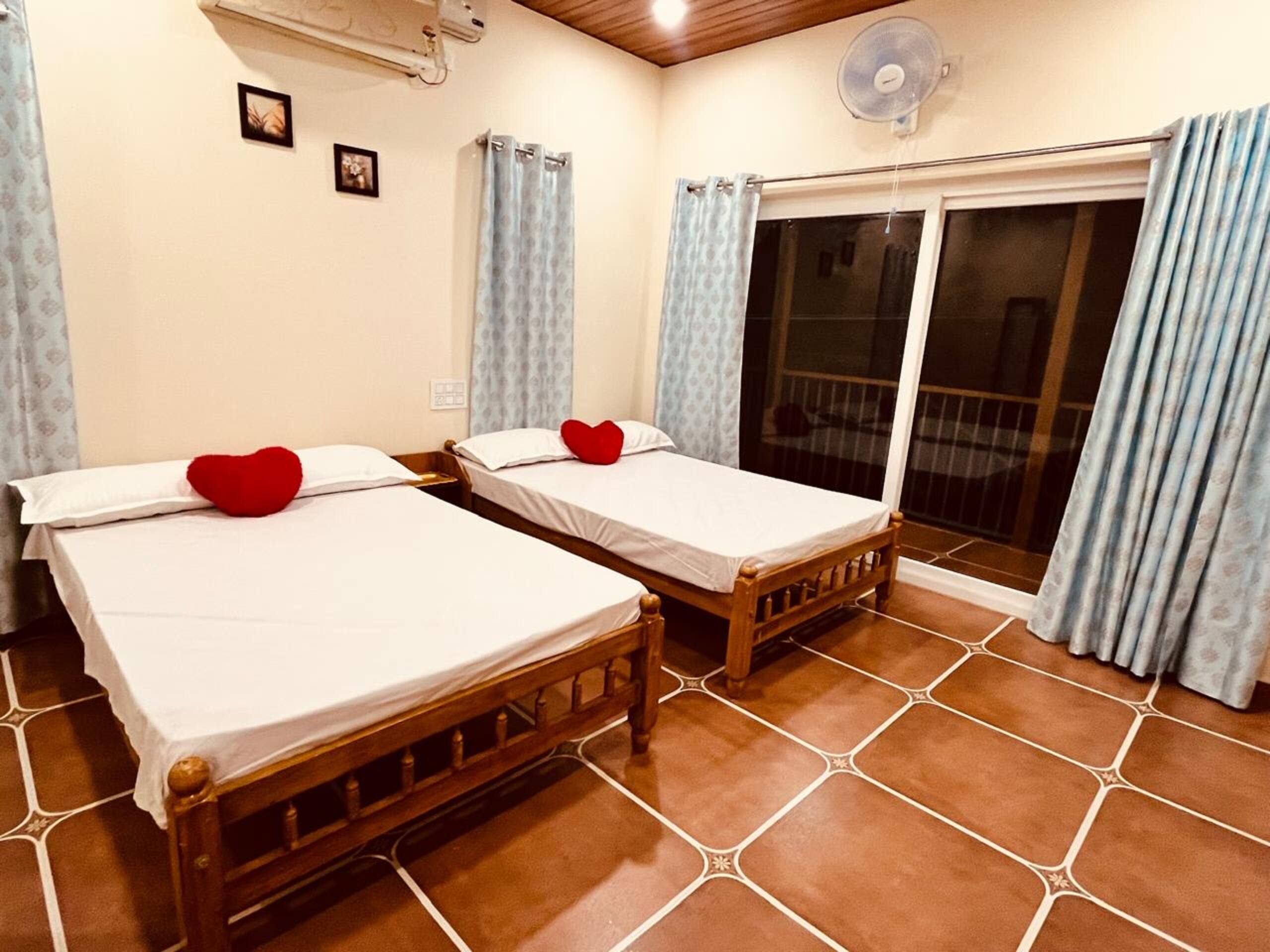 Ambaat Farm Hill View Cottage in Attappadi 8