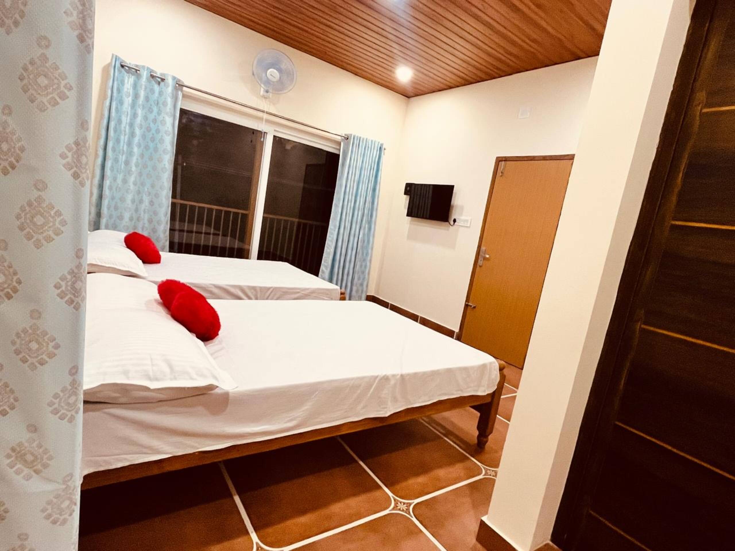 Ambaat Farm Hill View Cottage in Attappadi 5