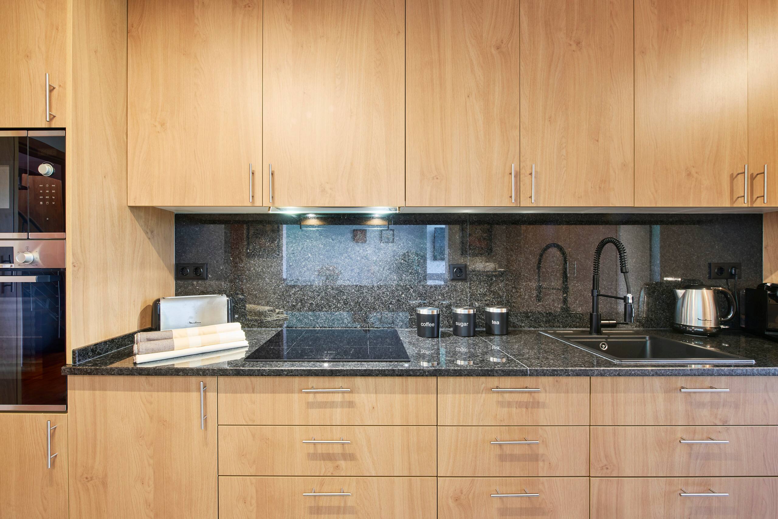 Riviera Premium - Pool, Gardens & Private Rooftop 16