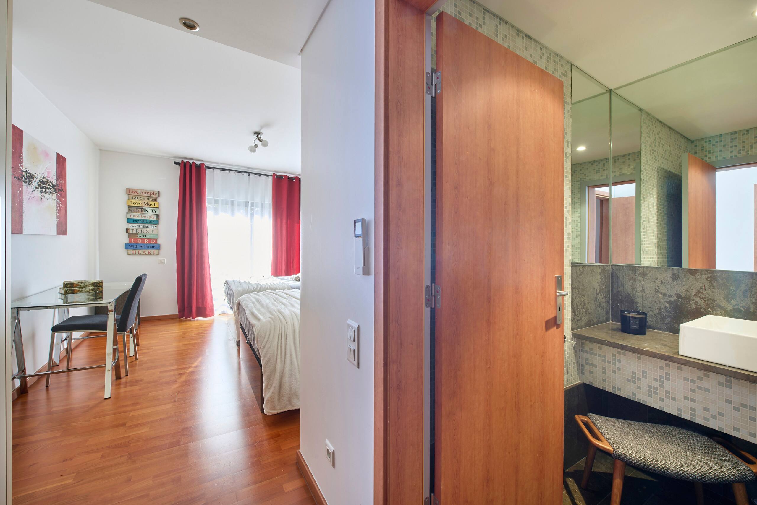 Riviera Premium - Pool, Gardens & Private Rooftop 25