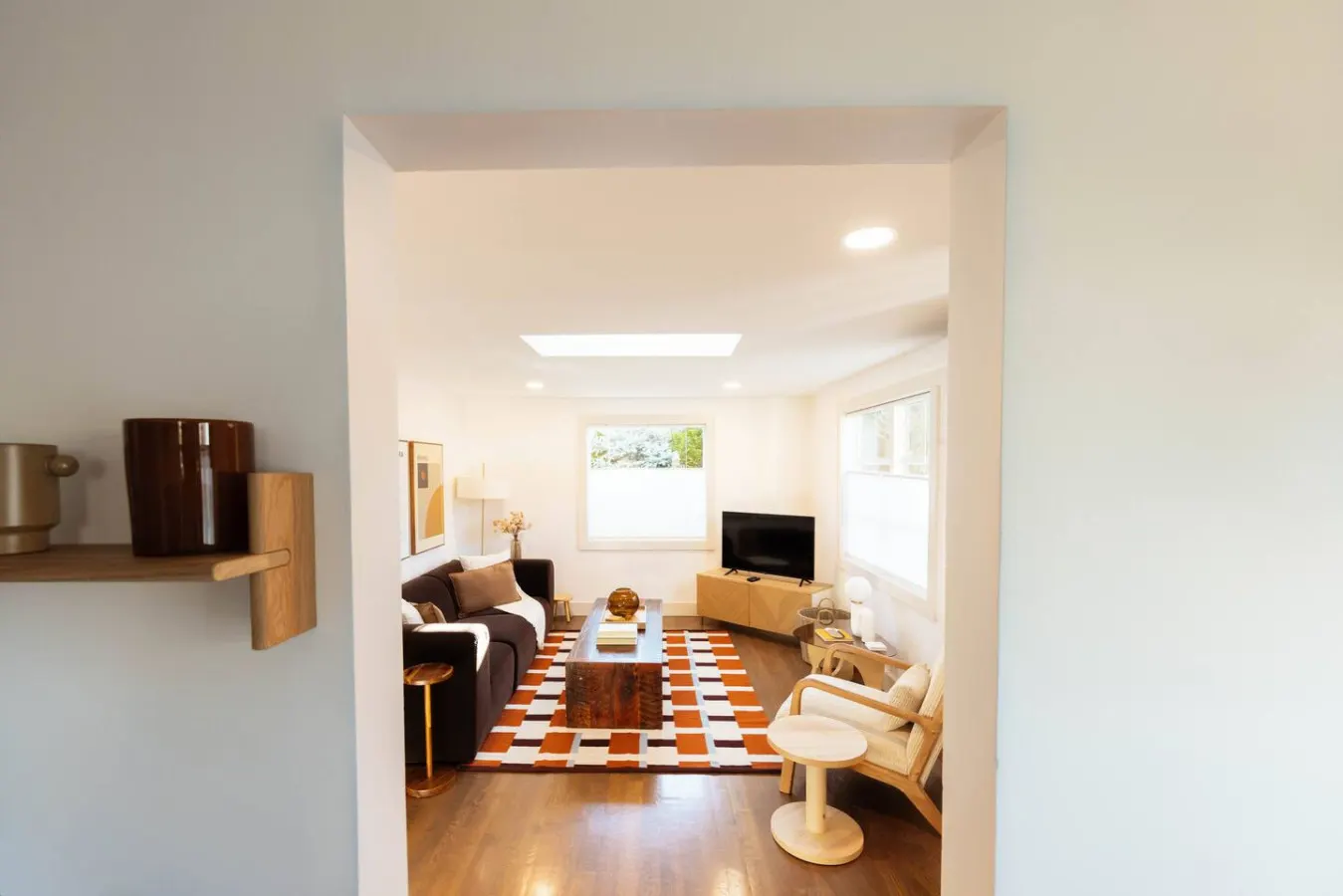 NEW Seattle Retro Retreat Sleeps 4 11