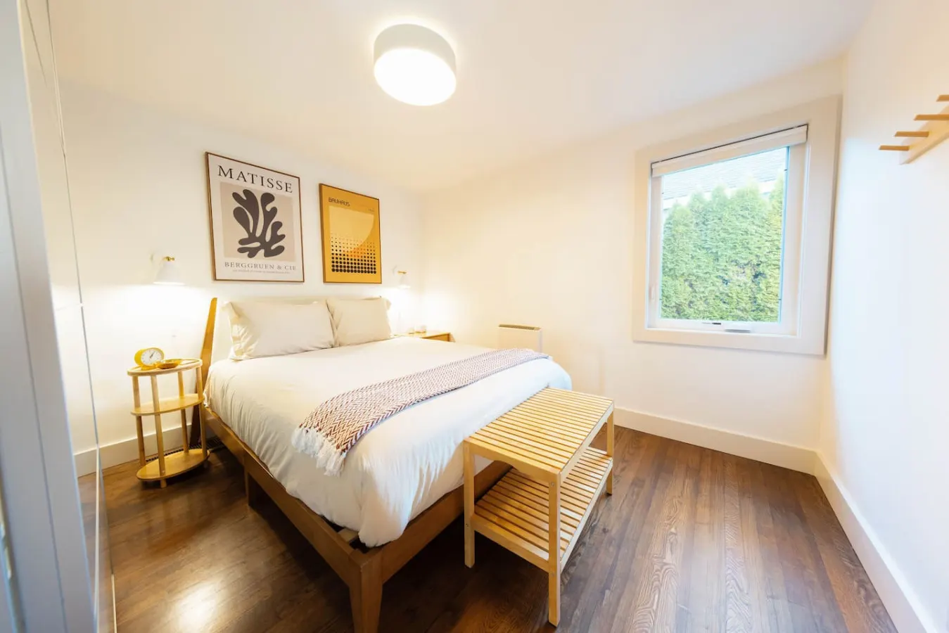 NEW Seattle Retro Retreat Sleeps 4 6