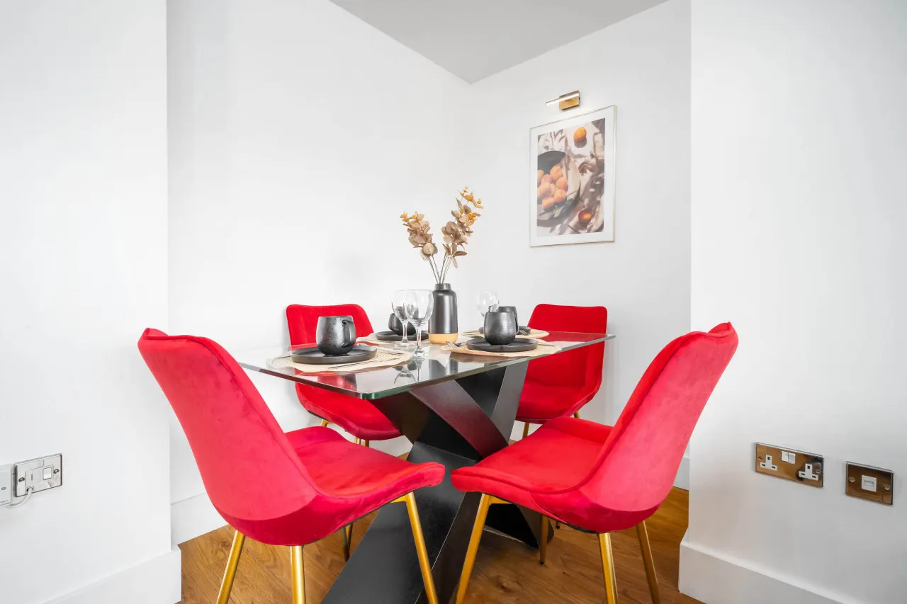 Modern B1 Apartment - 2 Bedrooms - Balcony 16