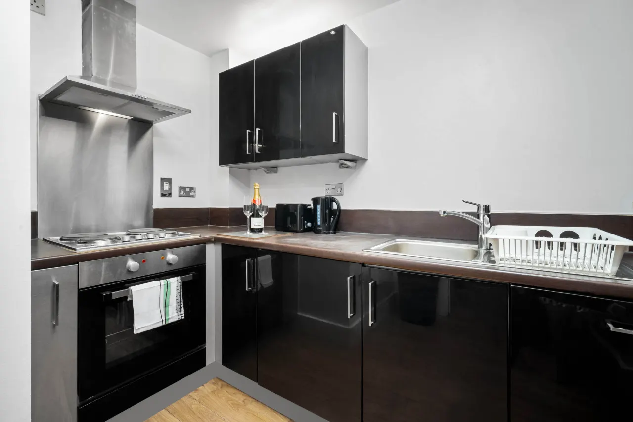 Modern B1 Apartment - 2 Bedrooms - Balcony 4