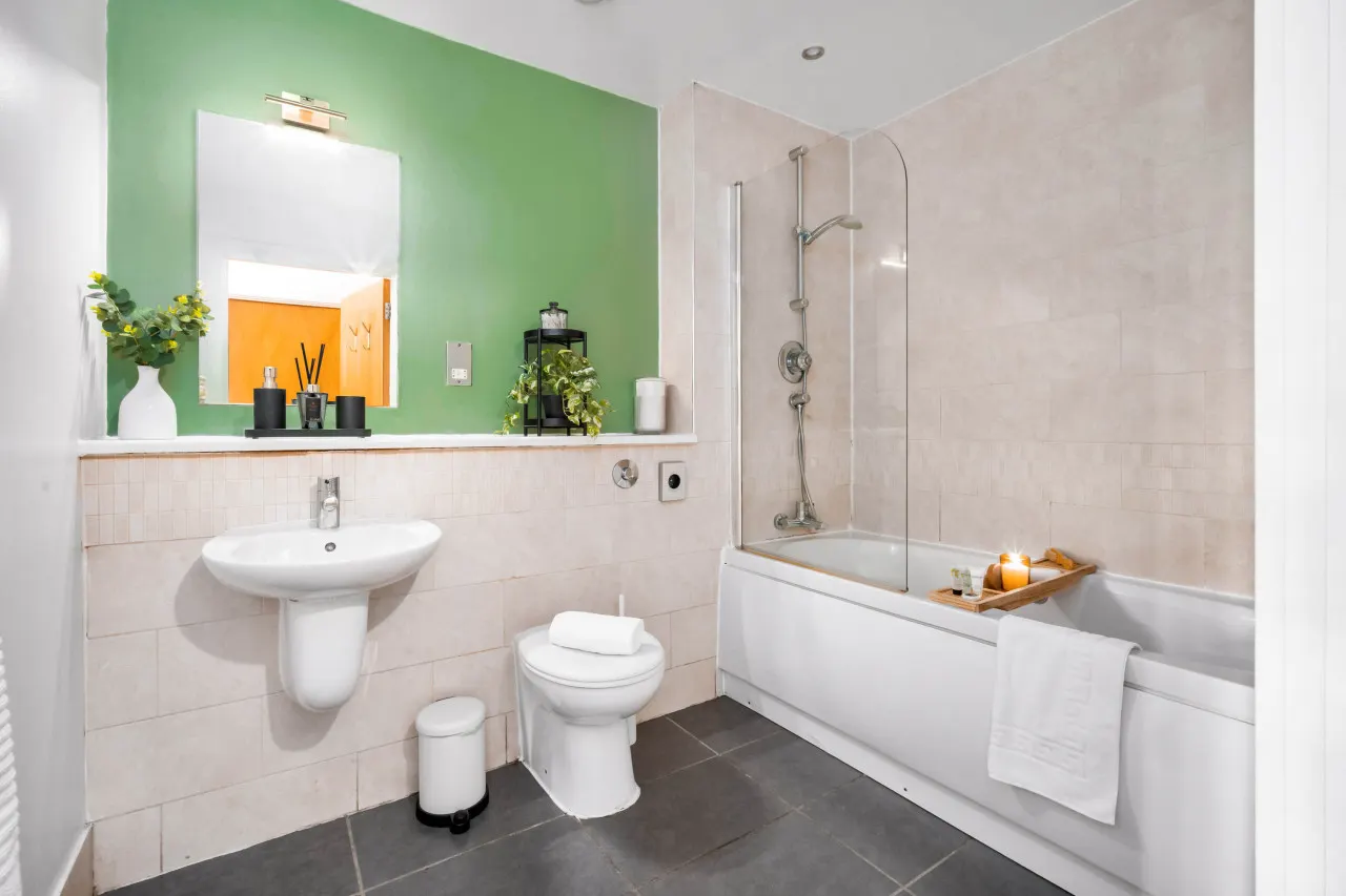 Modern B1 Apartment - 2 Bedrooms - Balcony 5