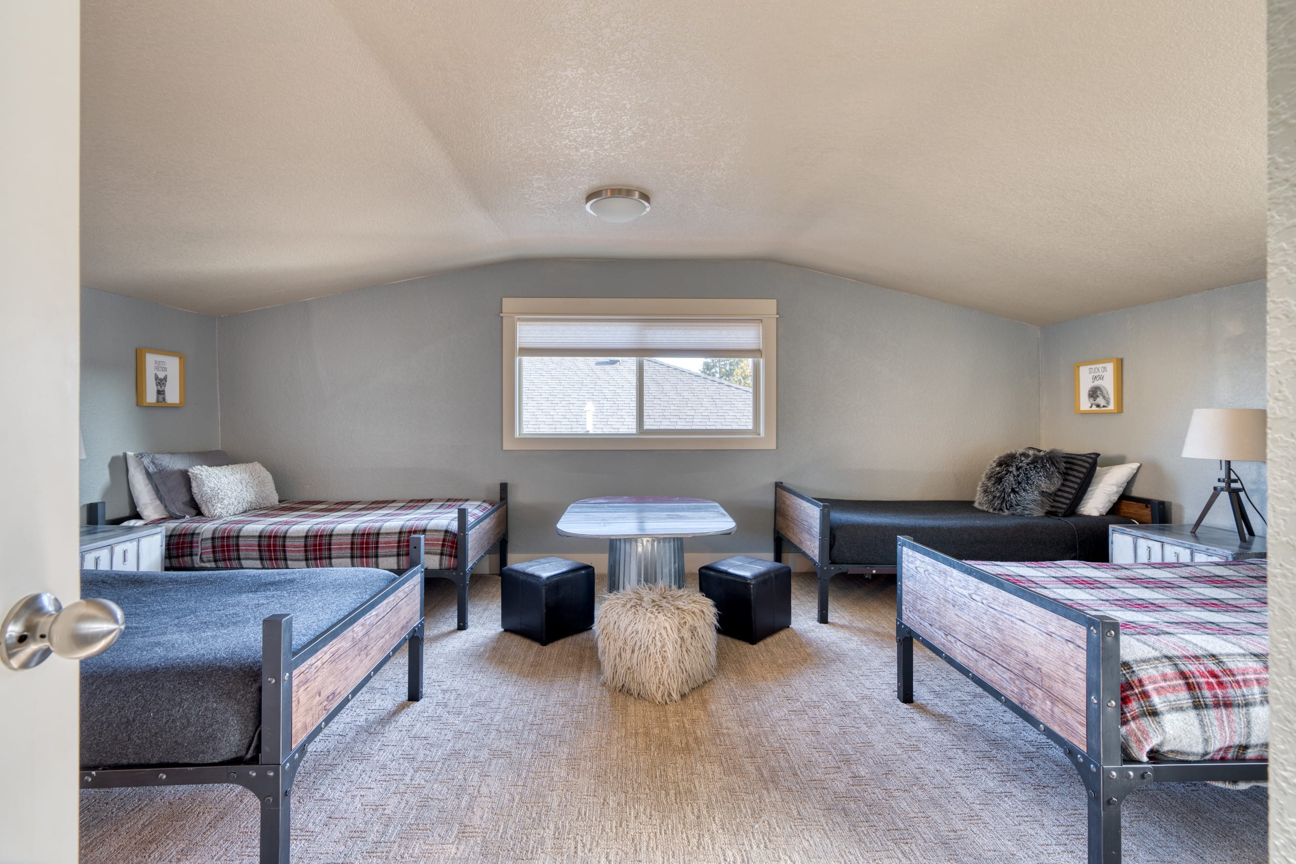 Spacious Bend Mid-Century•Near Old Mill & Downtown 30