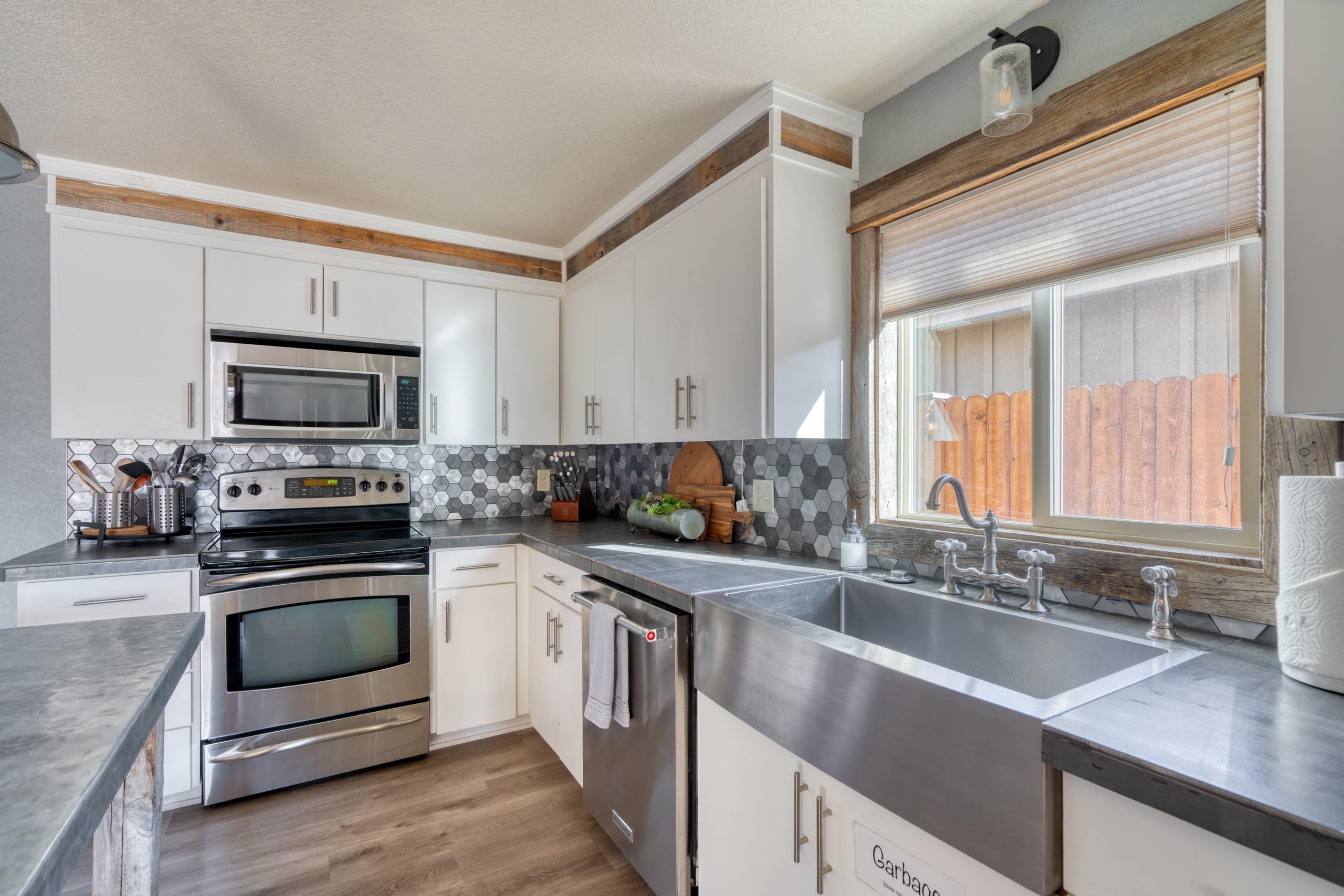 Spacious Bend Mid-Century•Near Old Mill & Downtown 12