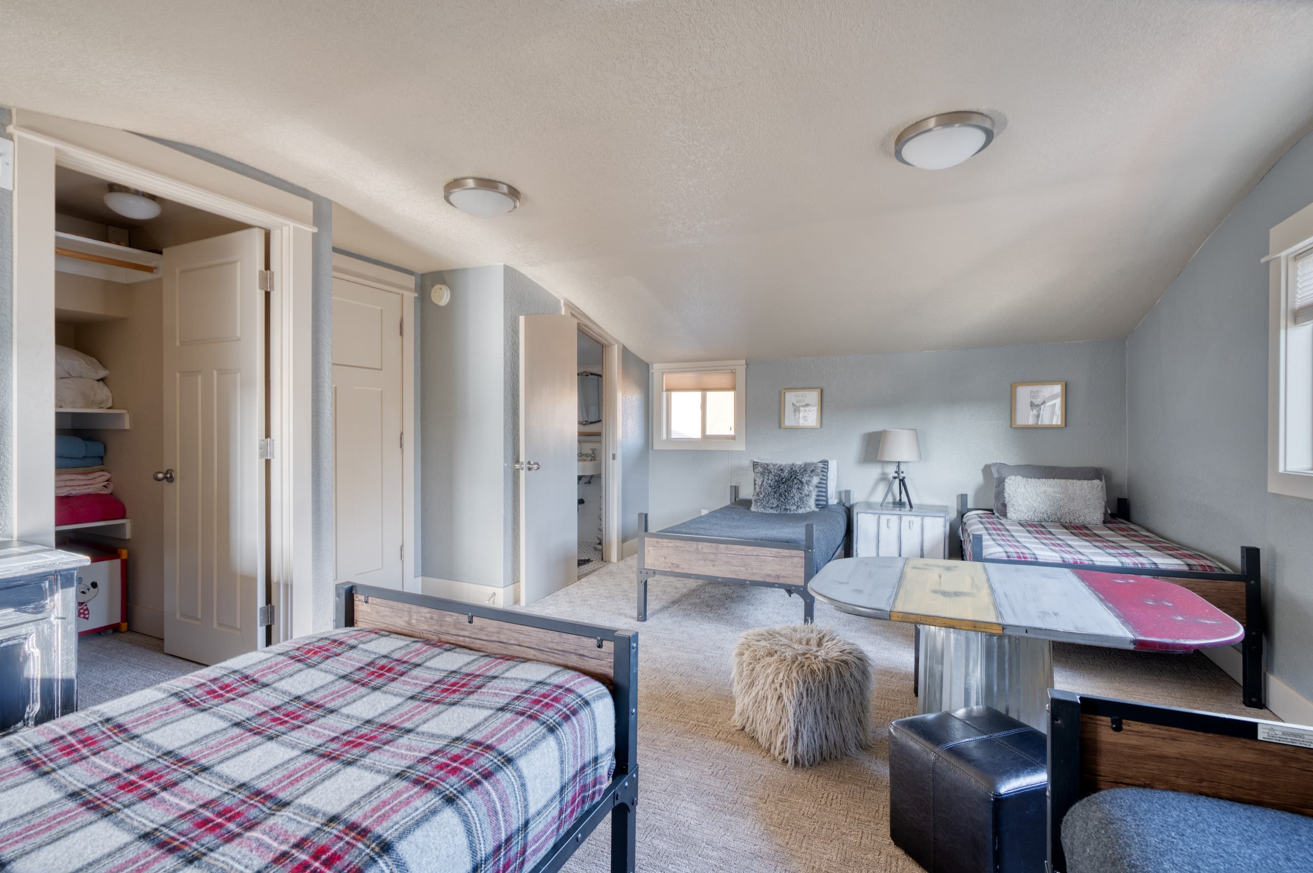 Spacious Bend Mid-Century•Near Old Mill & Downtown 31