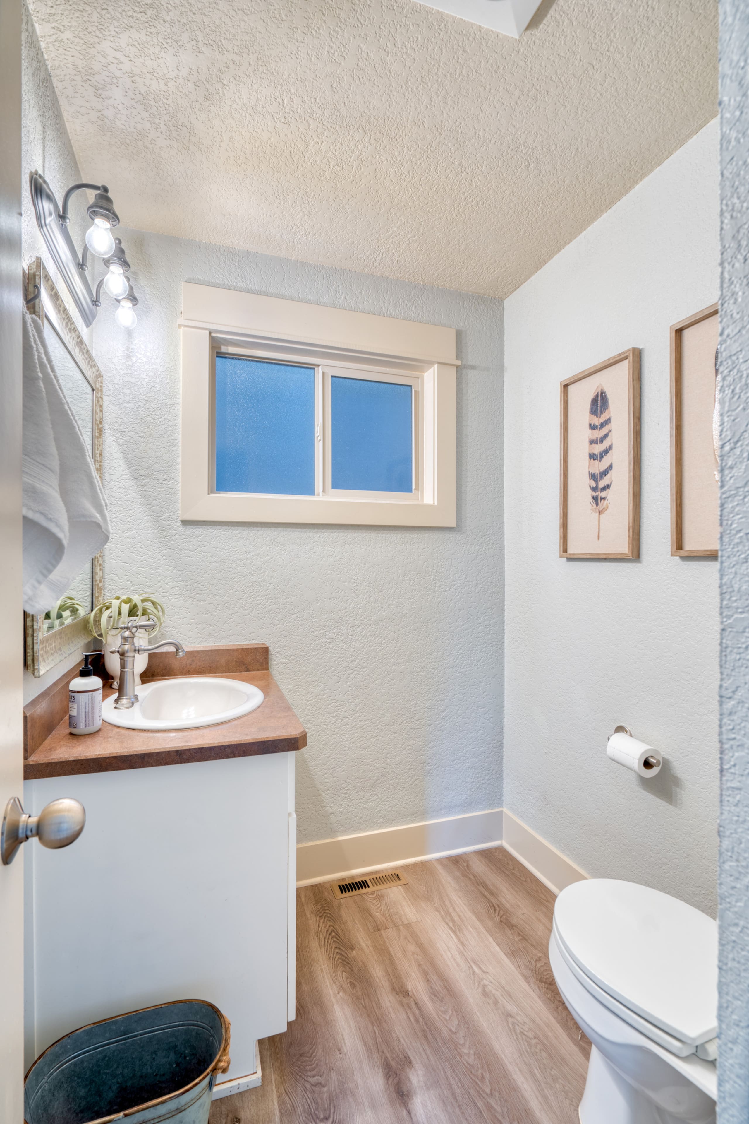 Spacious Bend Mid-Century•Near Old Mill & Downtown 38