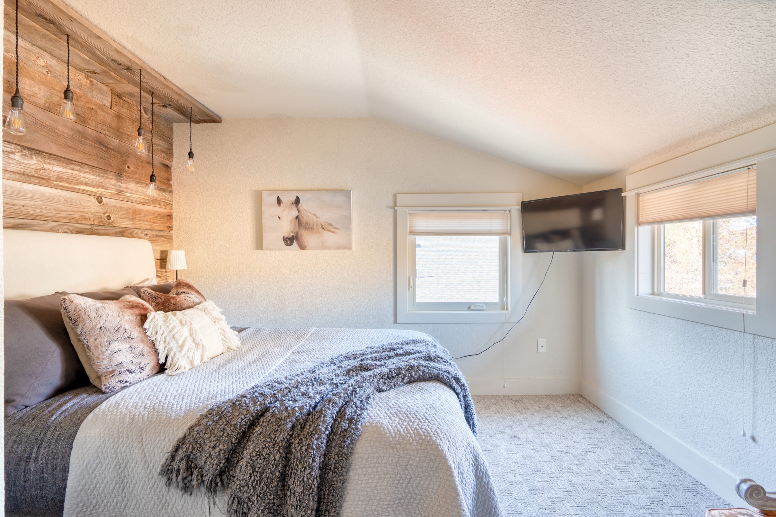 Spacious Bend Mid-Century•Near Old Mill & Downtown 27