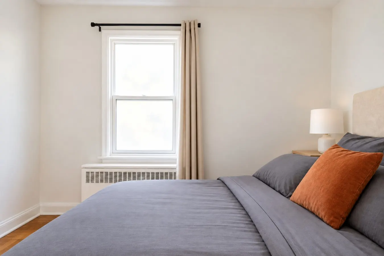 Cozy 2BR – Walk to Downtown & University! — photo 5