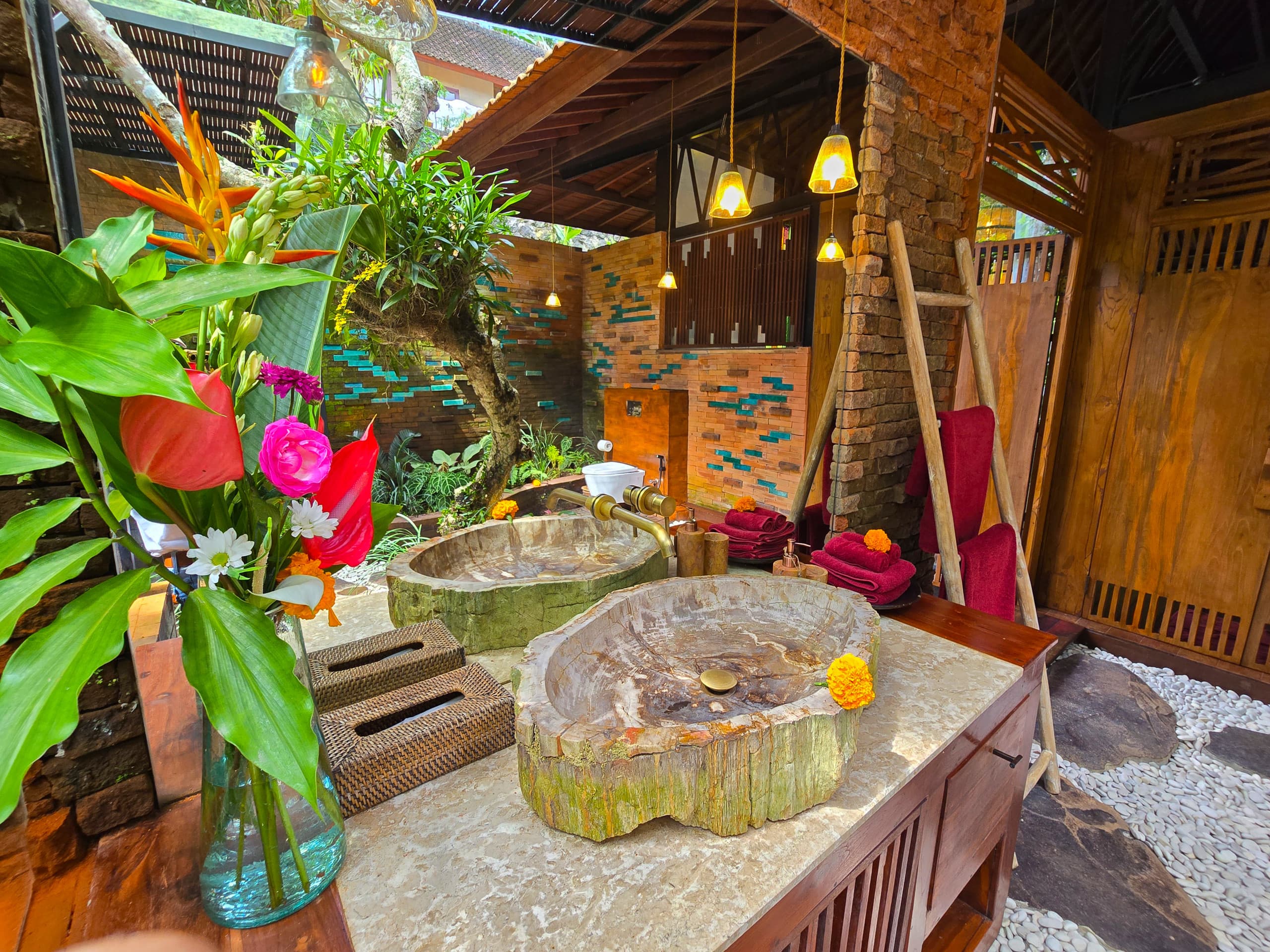 Private Joglo Villa with Pool · Jungle near Ubud 23
