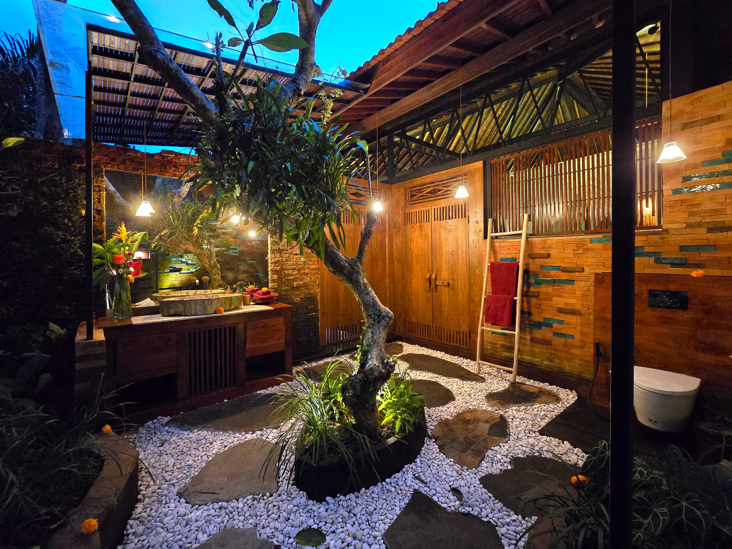 Private Joglo Villa with Pool · Jungle near Ubud 24