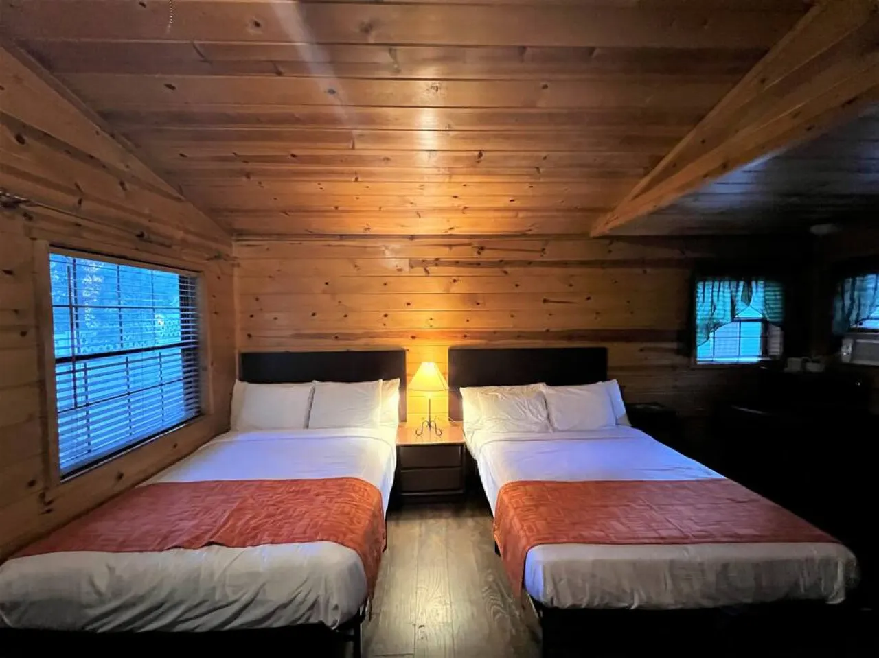 Secluded 2Bd Suite with Hot Tub - Bear Manor #7 16