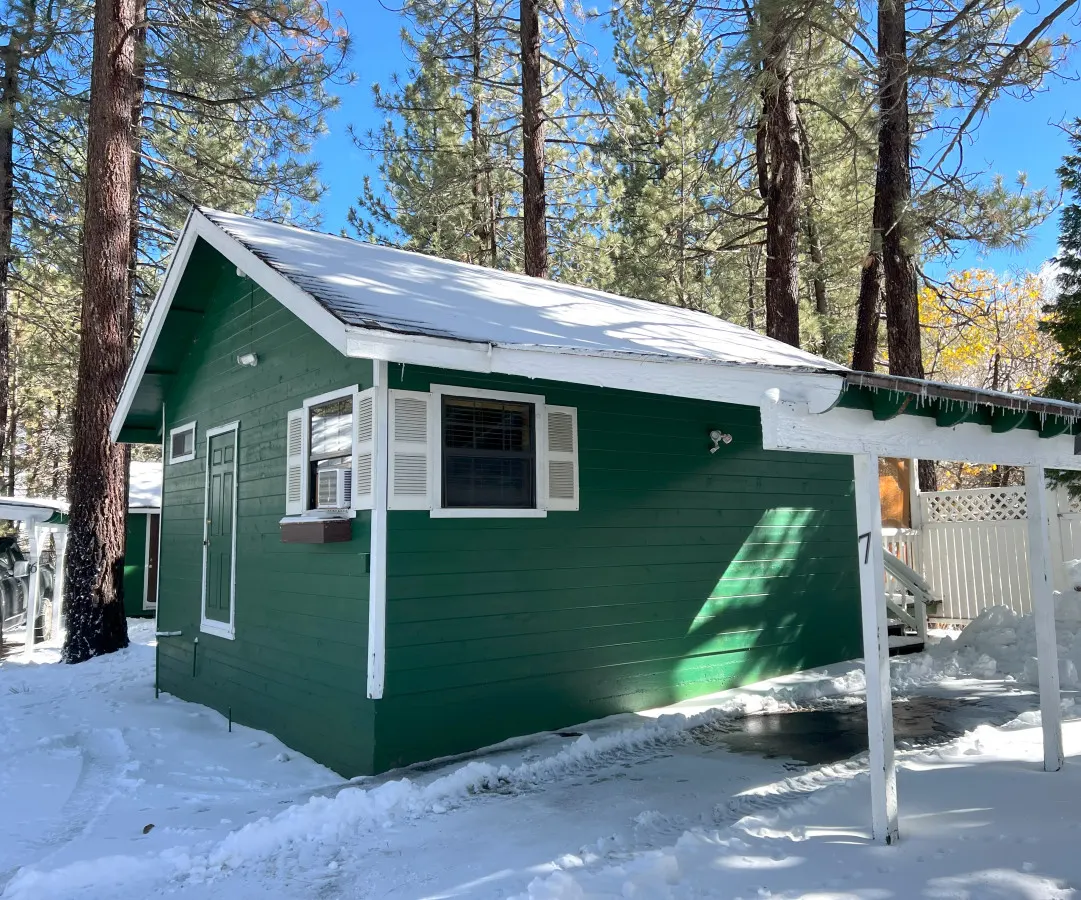 Secluded 2Bd Suite with Hot Tub - Bear Manor #7 4