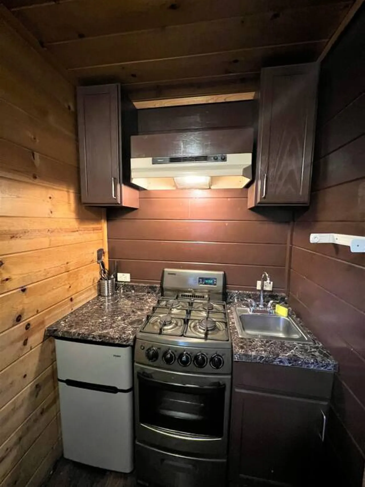 Secluded 2Bd Suite with Hot Tub - Bear Manor #7 5