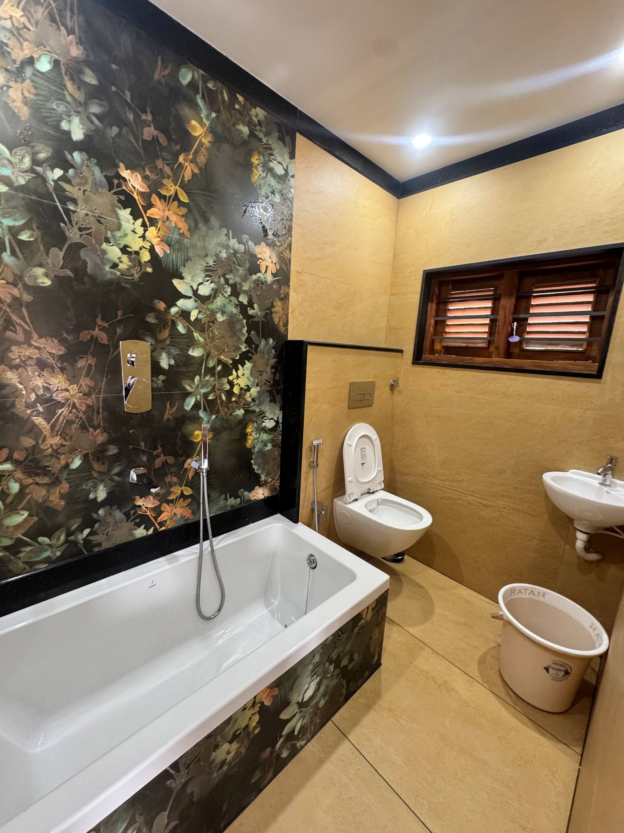 Luxury heritage 3BHK 300m away from lulumall TVM 16