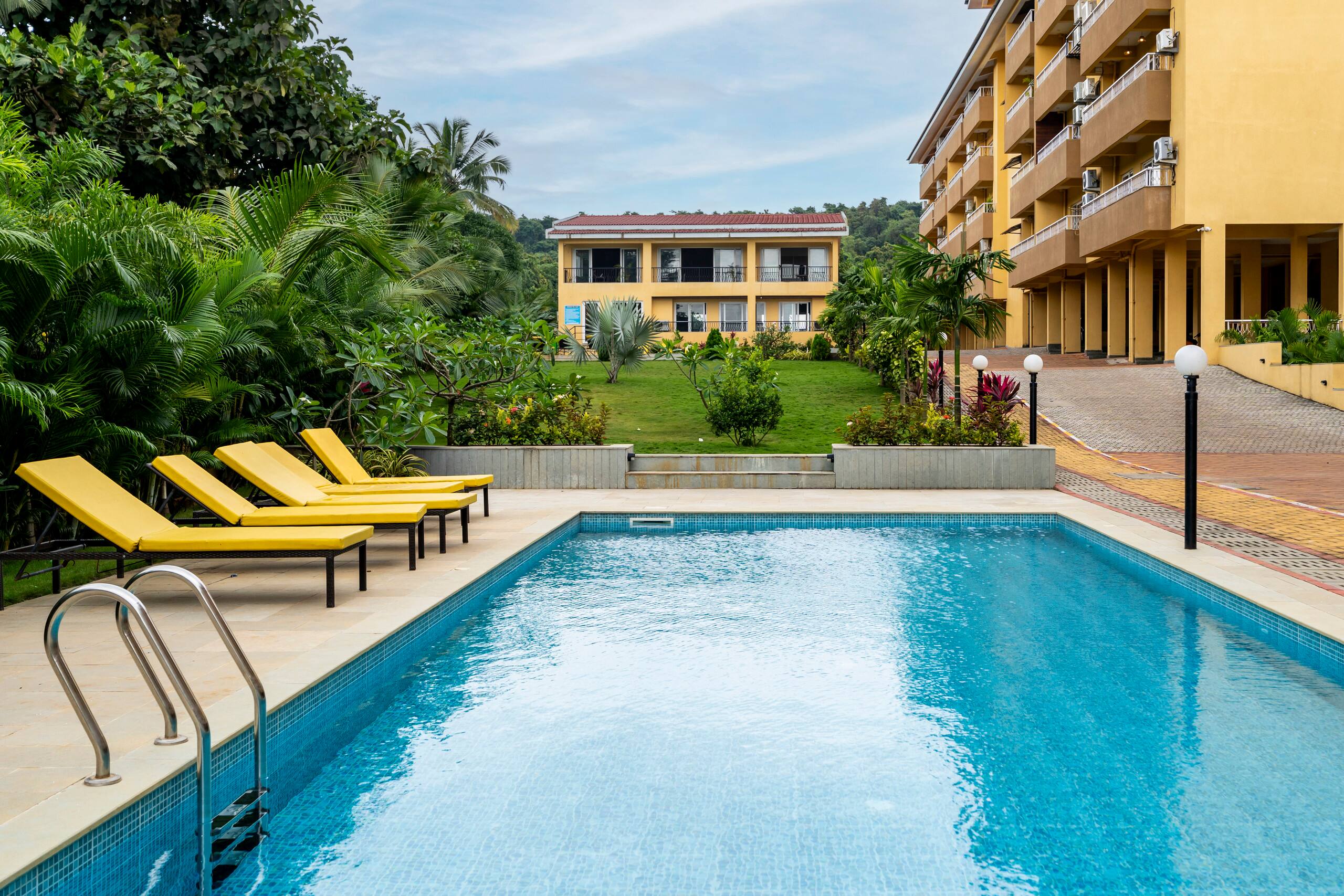 Emerald Pool View 1BHK | Candolim, North Goa 39