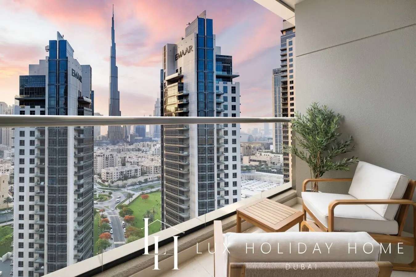 LUX The Burj Khalifa Downtown View Studio 2 1