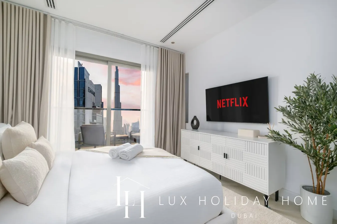 LUX The Burj Khalifa Downtown View Studio 2 8