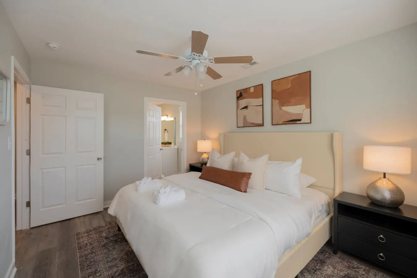 *Stylish 3BR Townhouse- Free Wi-Fi + Free Parking* 13