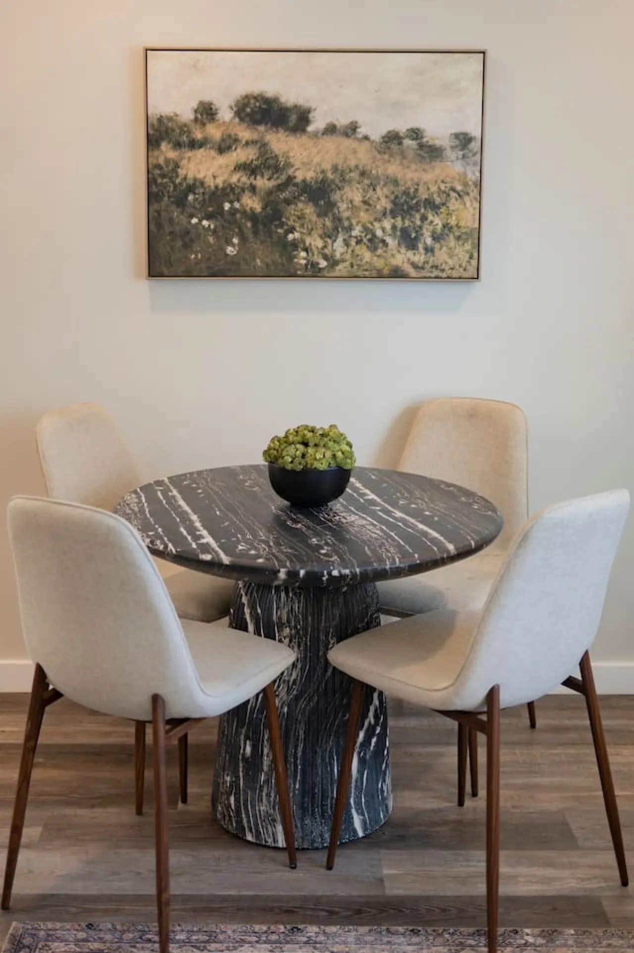 *Stylish 3BR Townhouse- Free Wi-Fi + Free Parking* 6