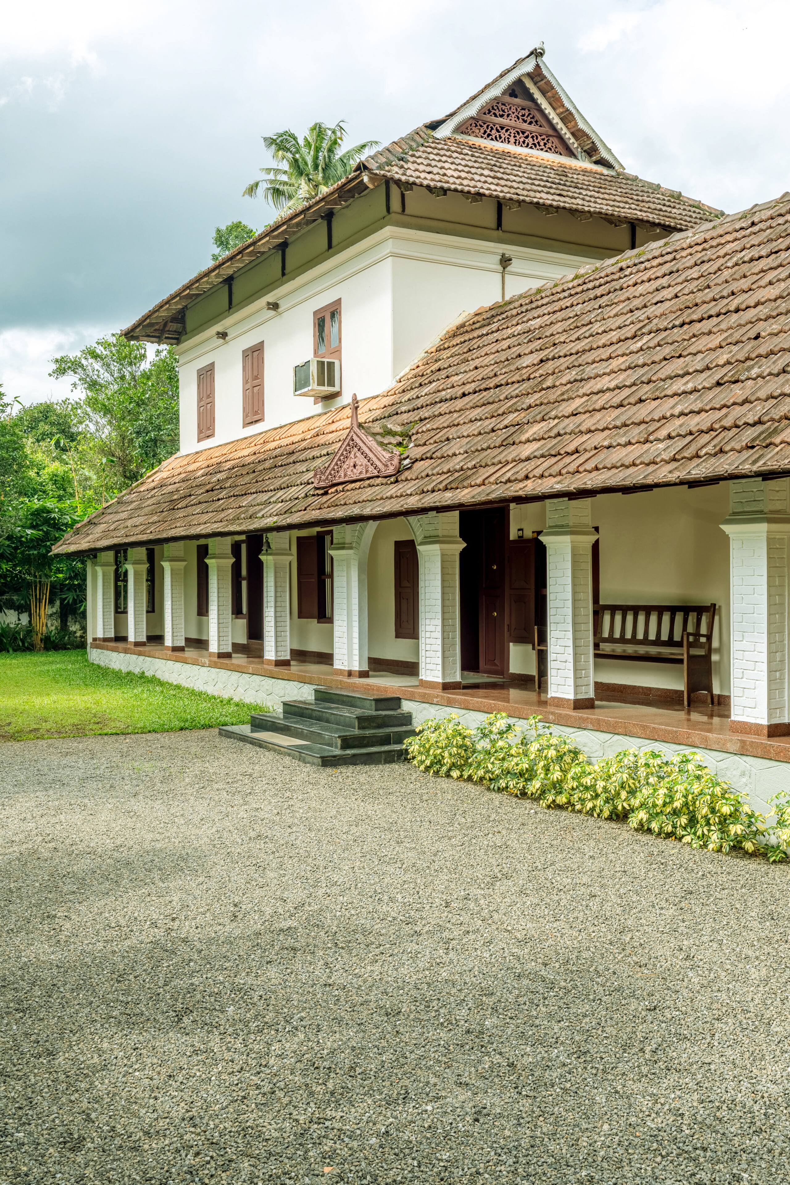 3 BHK Kerala Heritage Villa w/Courtyard & Garden 8