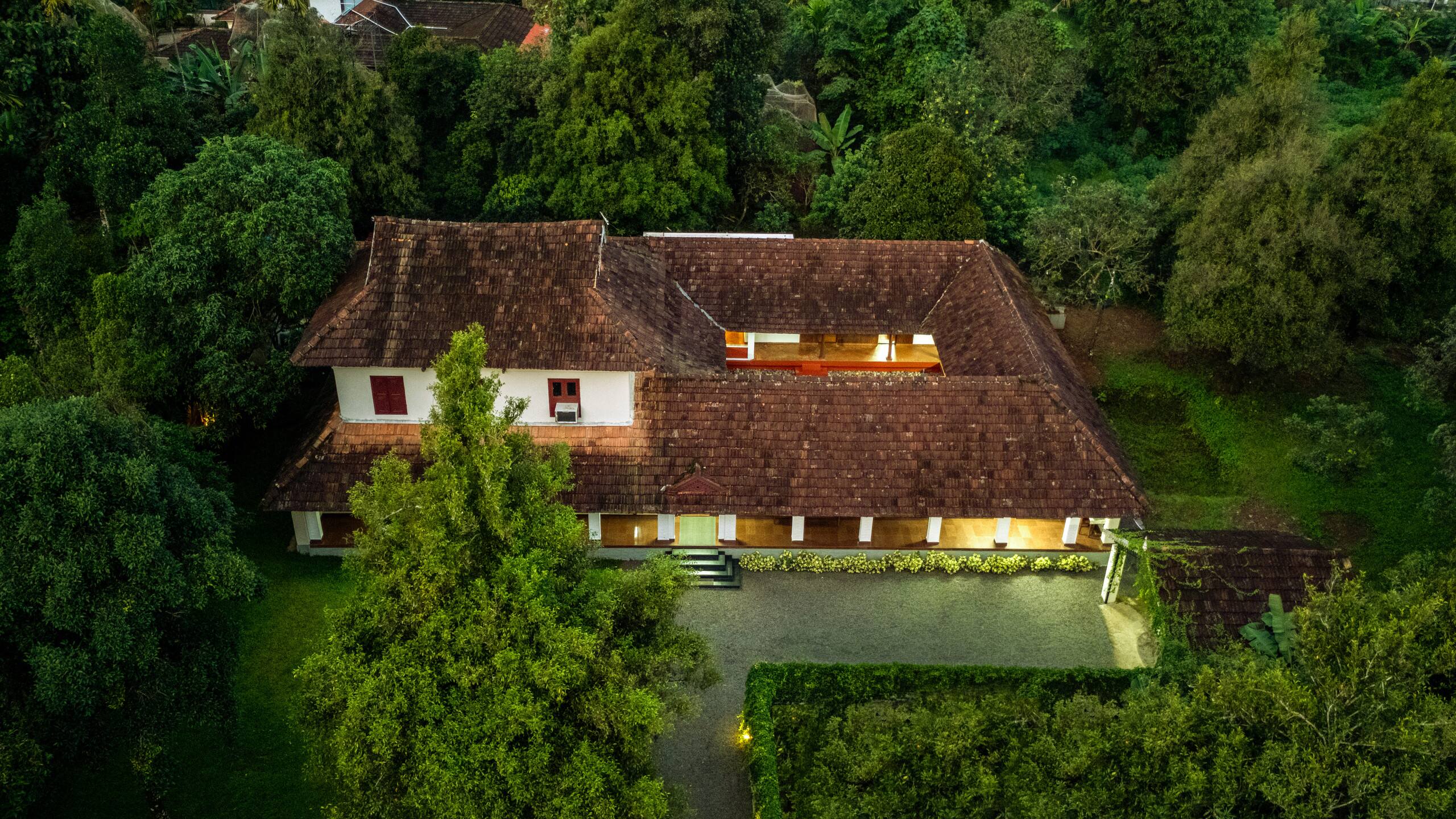 3 BHK Kerala Heritage Villa w/Courtyard & Garden 4