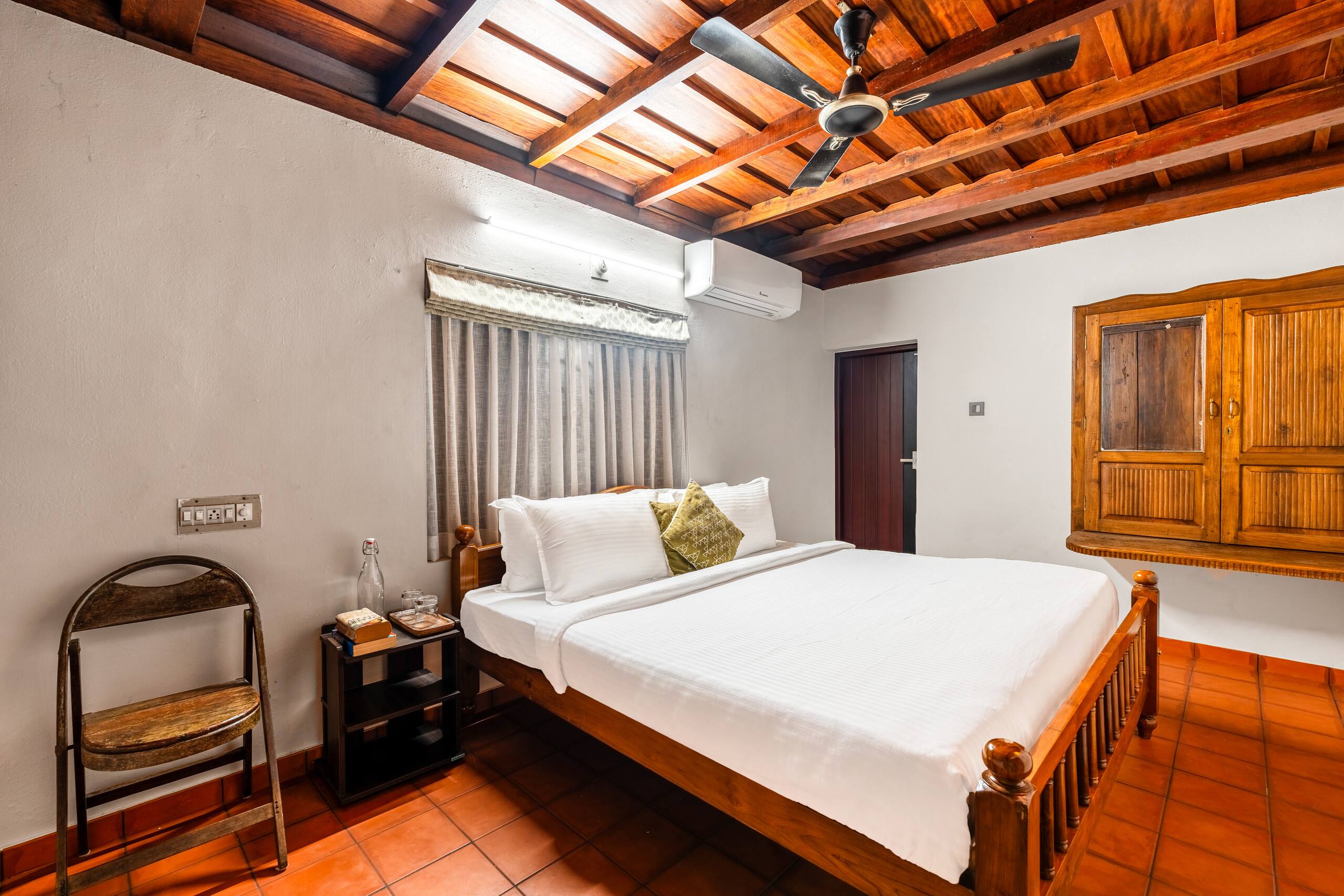 3 BHK Kerala Heritage Villa w/Courtyard & Garden 28