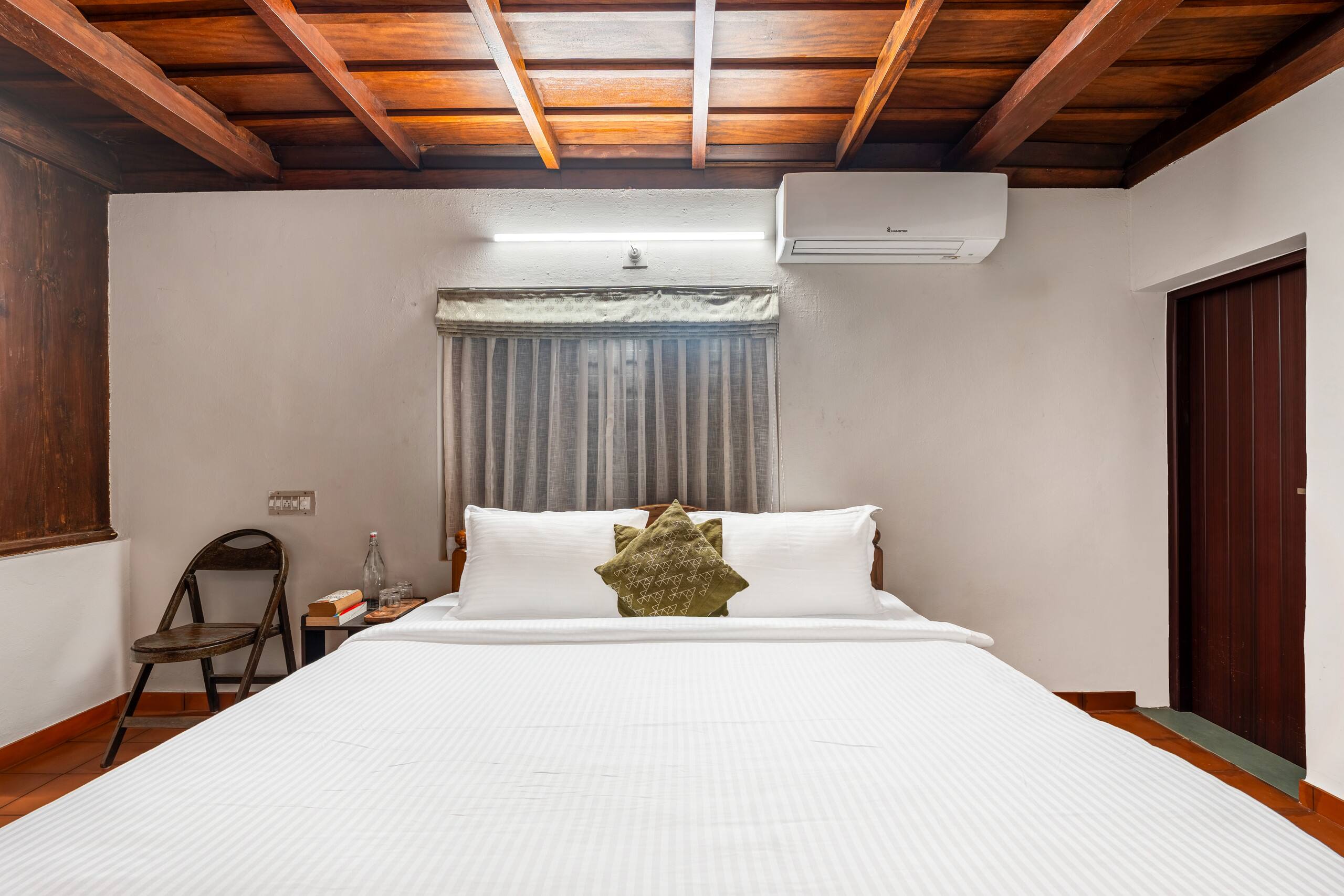 3 BHK Kerala Heritage Villa w/Courtyard & Garden 26