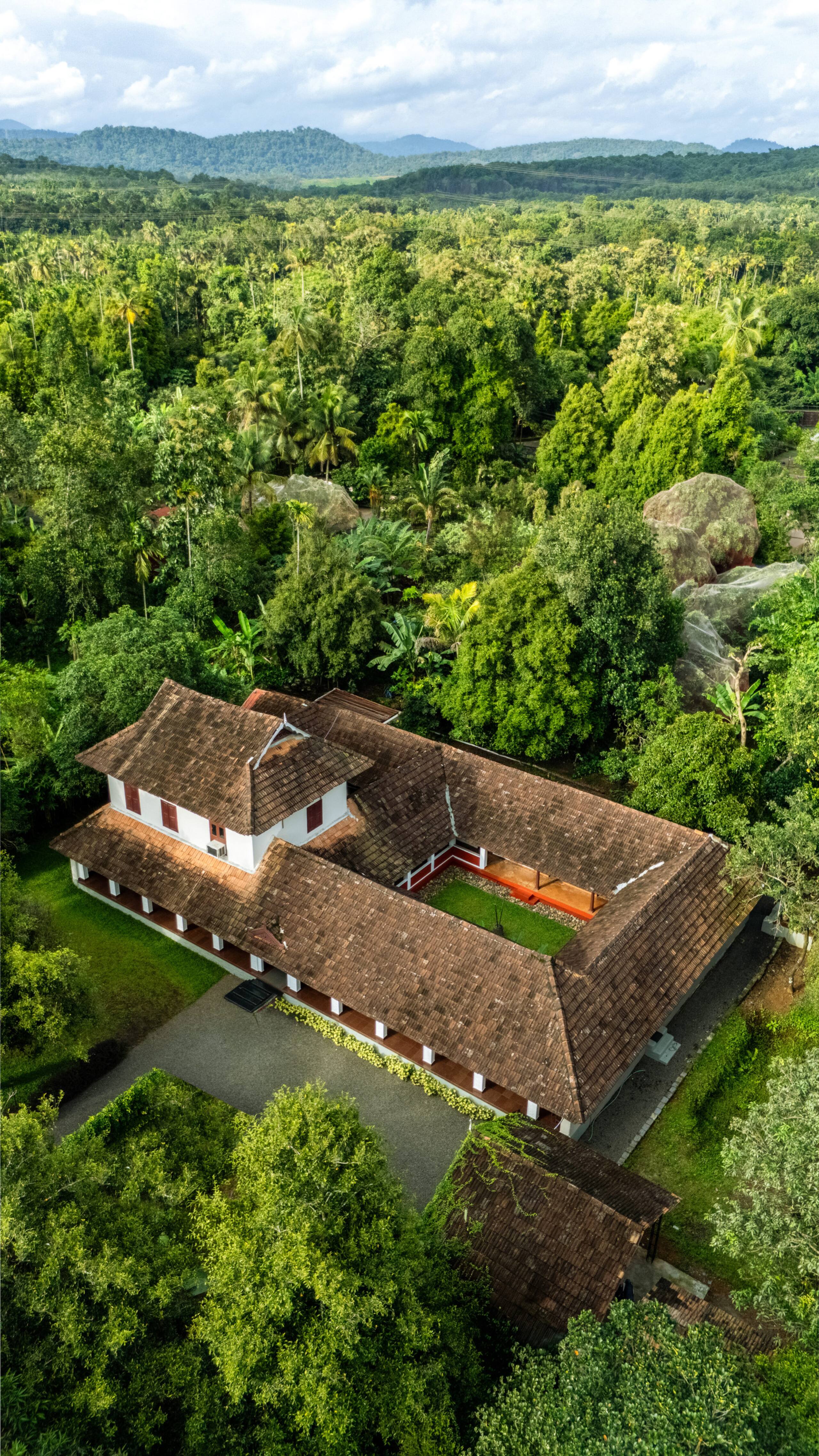 3 BHK Kerala Heritage Villa w/Courtyard & Garden 7
