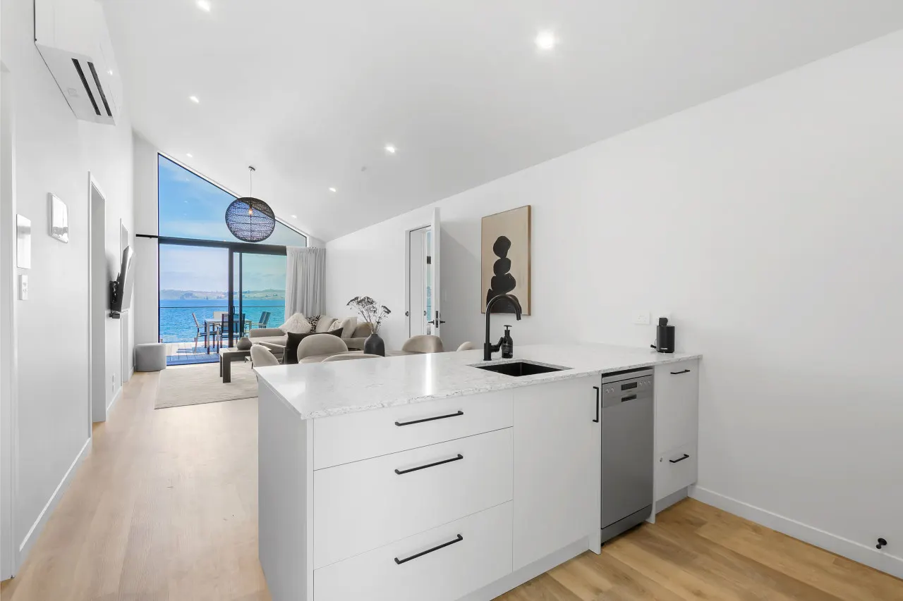 Roam Taupo Lakefront Combined Units 3&4 11