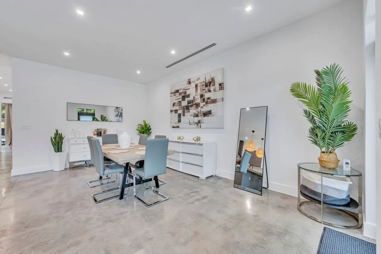 Wonderful New Tropical Pool House North Miami 11