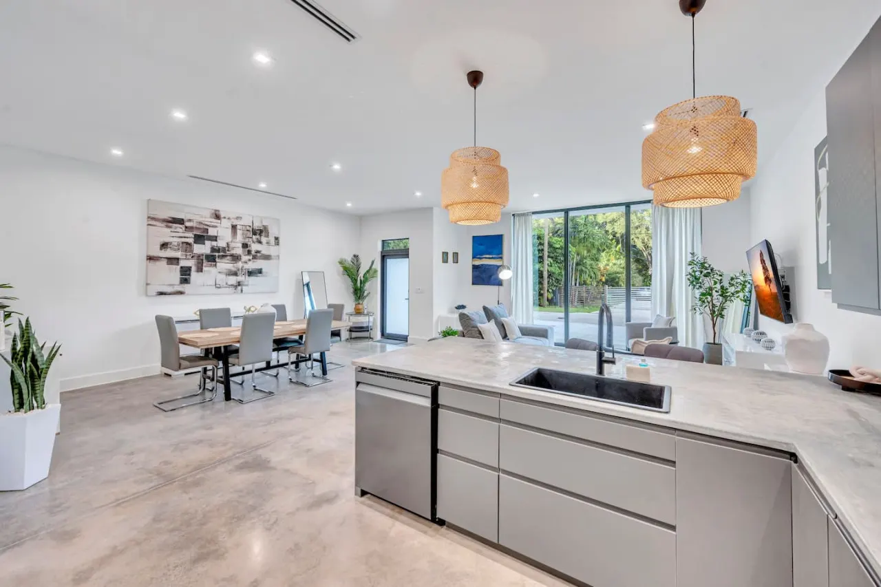 Wonderful New Tropical Pool House North Miami 13