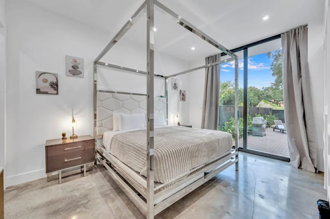 Wonderful New Tropical Pool House North Miami 17