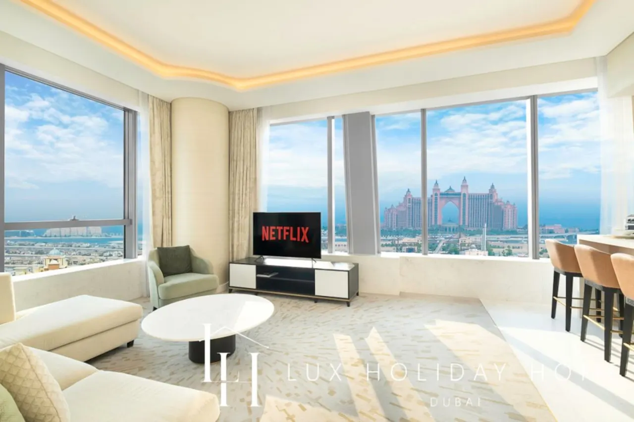 LUX Iconic Views at The Palm Tower Suite 1 2