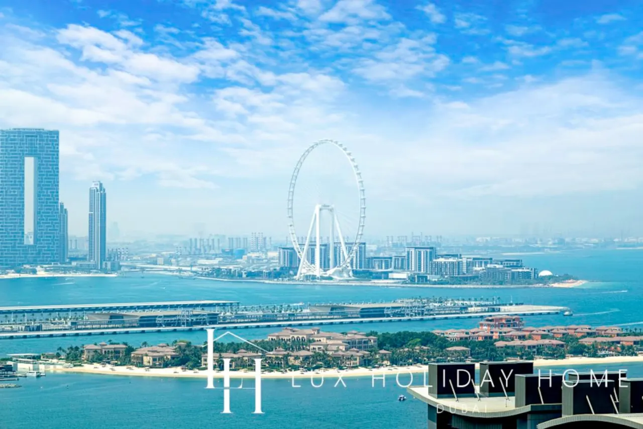 LUX Iconic Views at The Palm Tower Suite 1 9