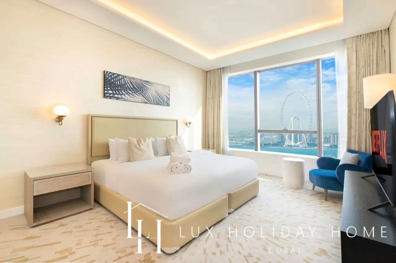 LUX Iconic Views at The Palm Tower Suite 1 6