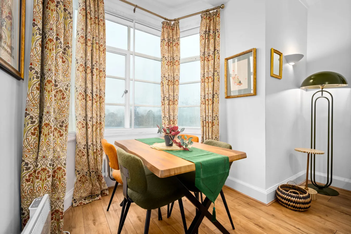Stylish Two Bedroom Apartment - 2 Parking Spaces - Balcony 3
