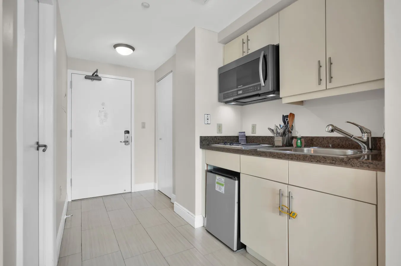 SF Amazing Studio - Walking Distance to Cocowalk 6