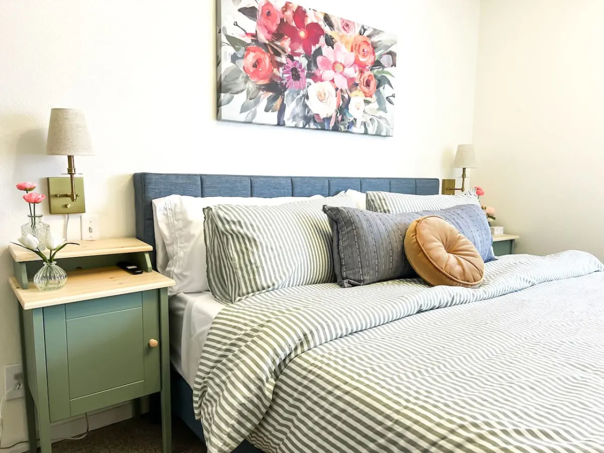 Bright & Airy Studio in DTC 10