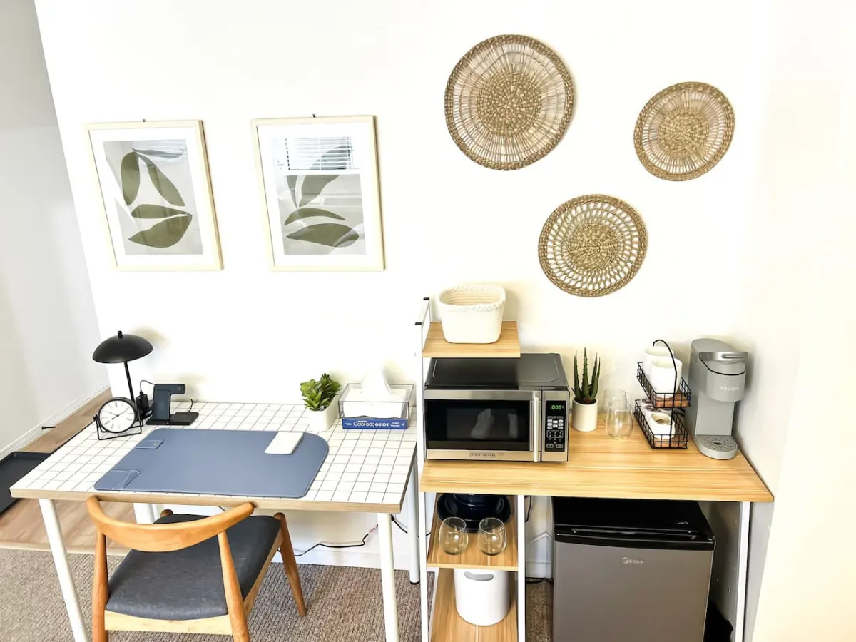 Bright & Airy Studio in DTC 6