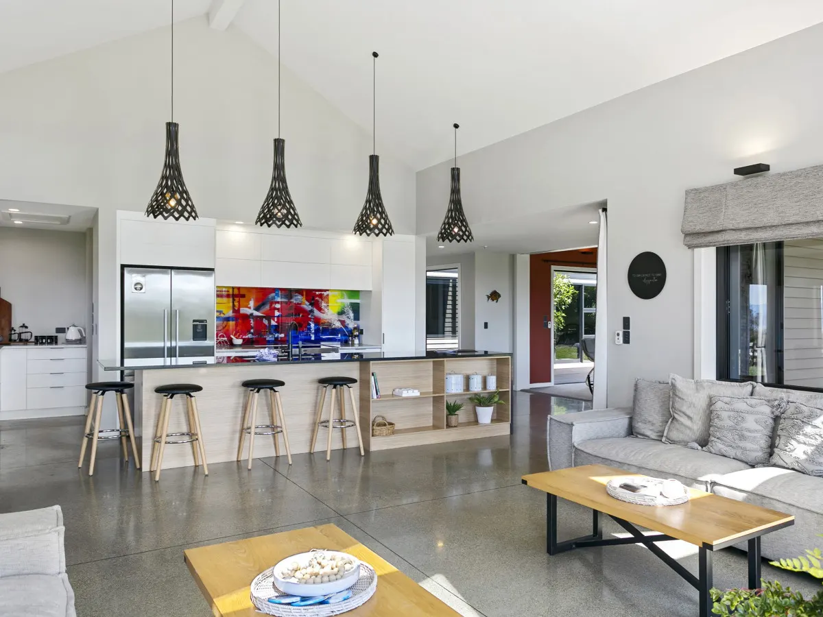 Lake Taupō Luxury Views with Spa Pool 8