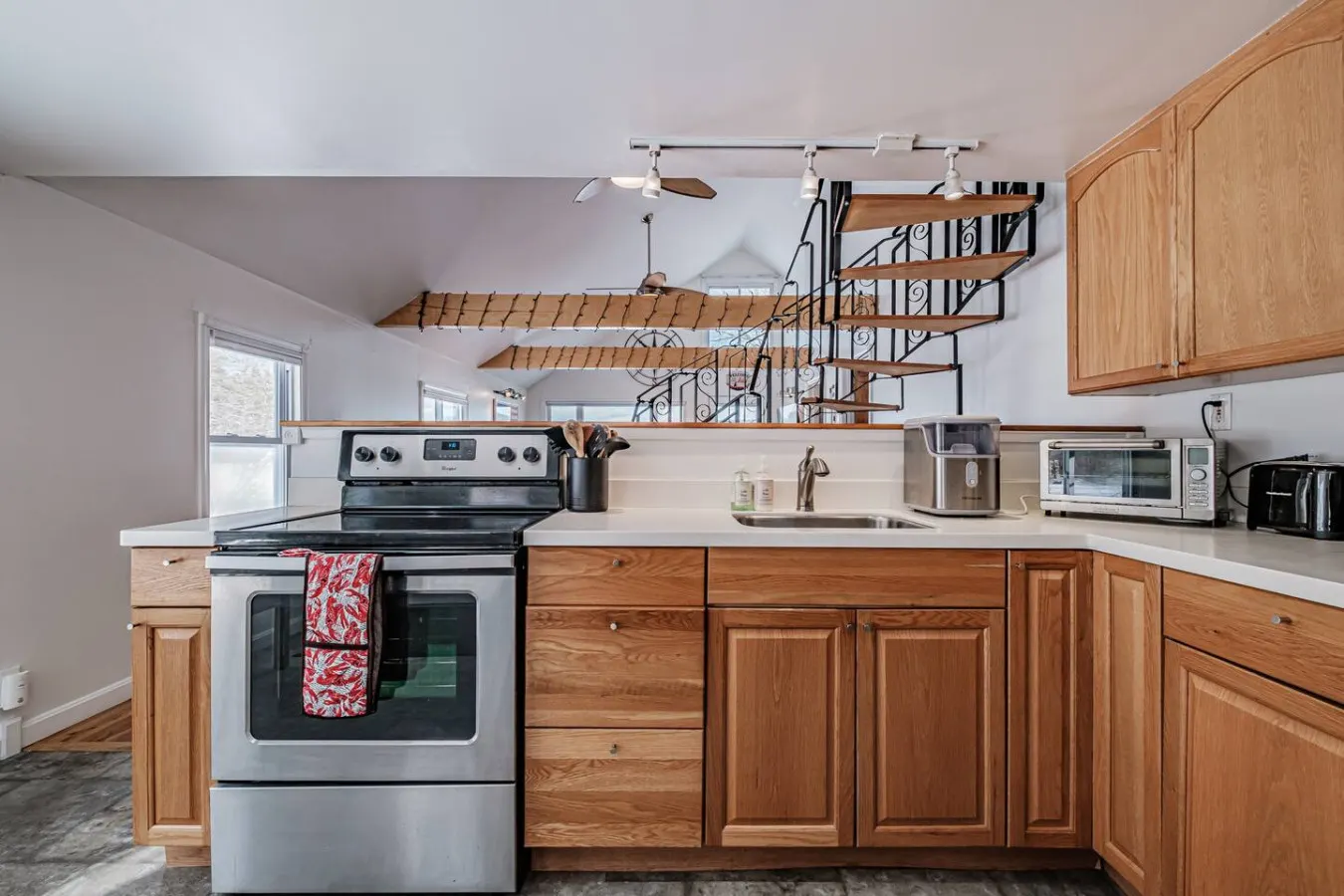 Water's Edge- A family-friendly beachfront stay 11