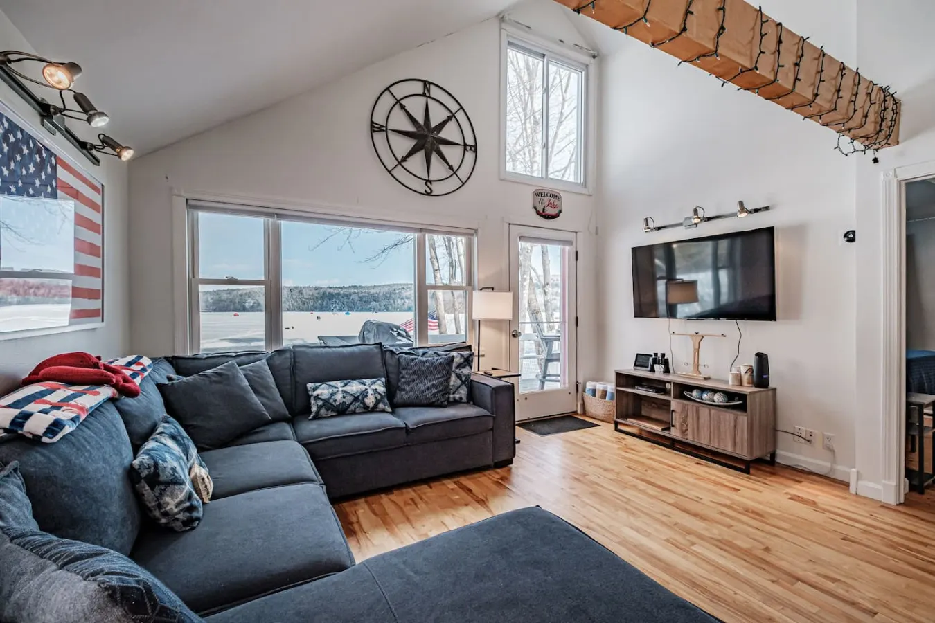 Water's Edge- A family-friendly beachfront stay 7